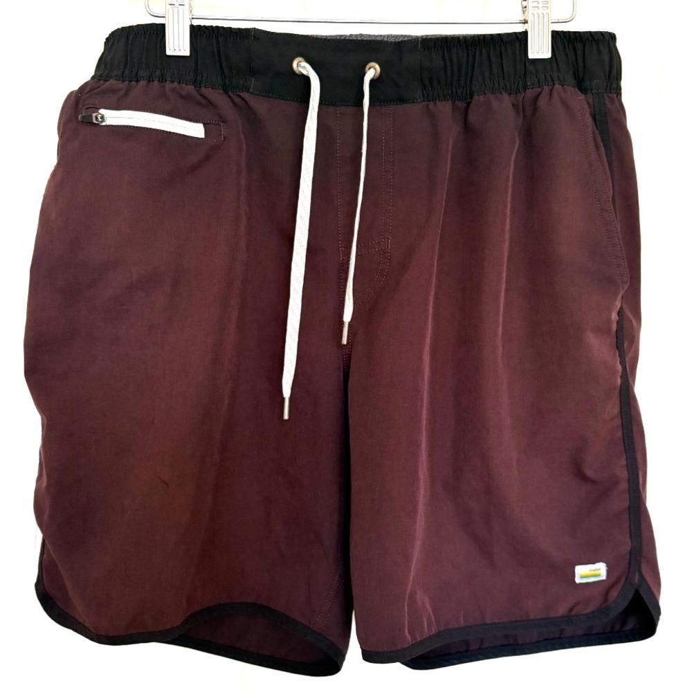 Vuori Cruise Men's Size Large Maroon & Black Unlined Board Shorts